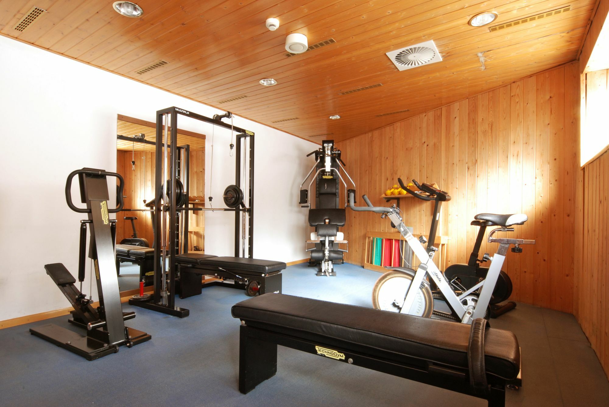 Sport Hotel Pampeago เตเซโร ภายนอก รูปภาพ