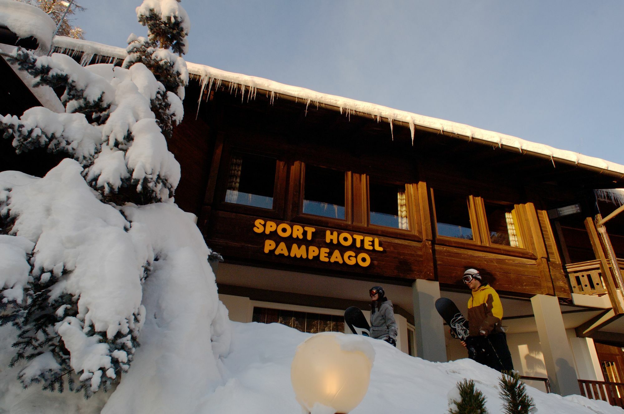 Sport Hotel Pampeago เตเซโร ภายนอก รูปภาพ