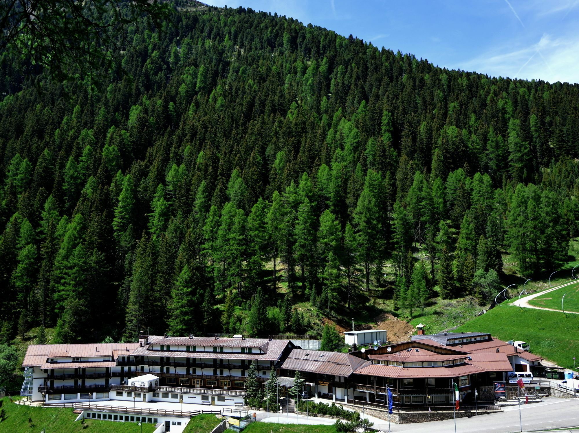 Sport Hotel Pampeago เตเซโร ภายนอก รูปภาพ